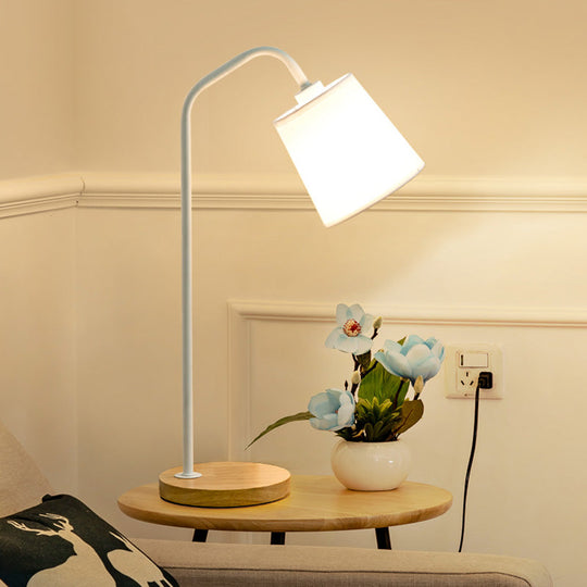 Modern Fabric Table Lamp With Tapered Shape Wooden Base - Ideal For Study Or Night Light In Any Room