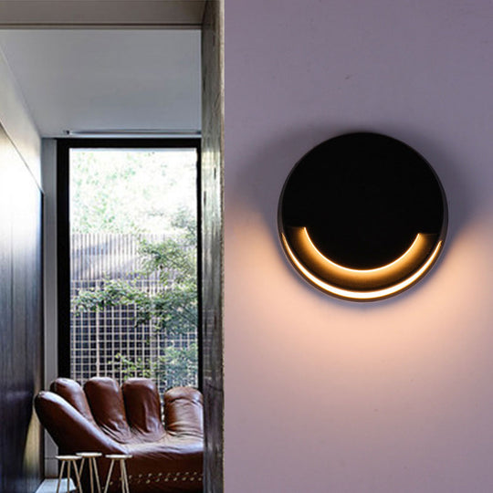 Modern Round Led Wall Sconce Lamp - Sleek Aluminum Courtyard Lighting In Black