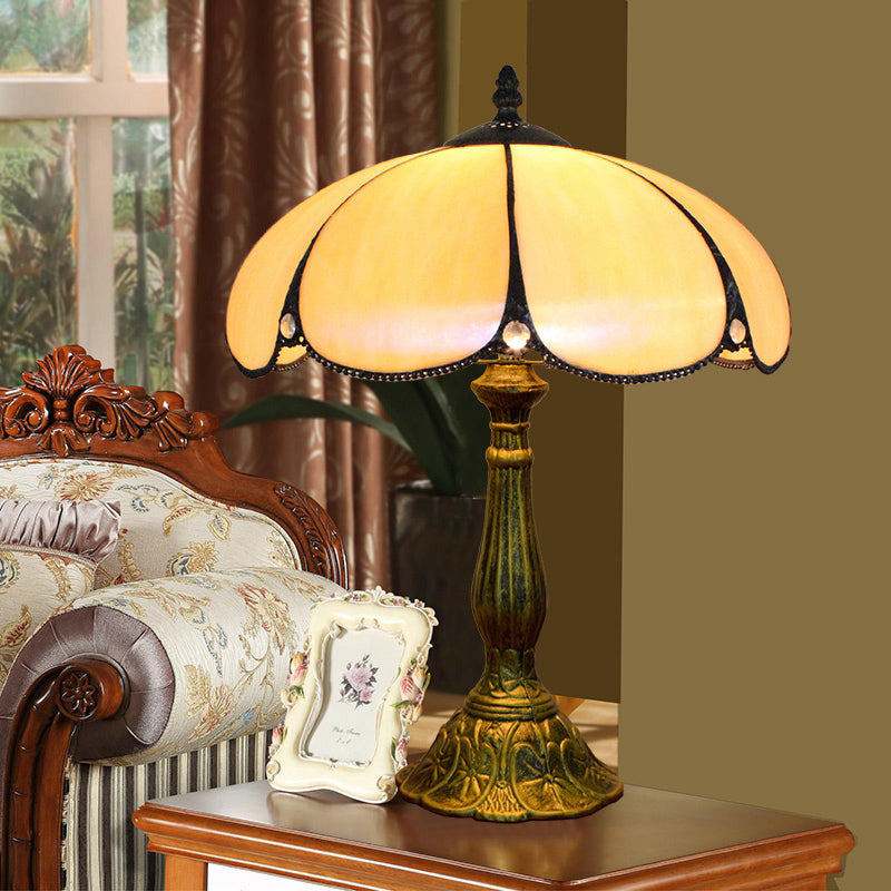 Decorative Stained Glass Dome Shade Table Lamp For Living Room - Nightstand Light Beige