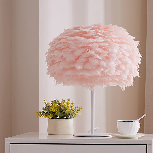 Minimalistic Feather Round Table Lamp For Living Room Nightstands - Single Bulb Lighting Solution