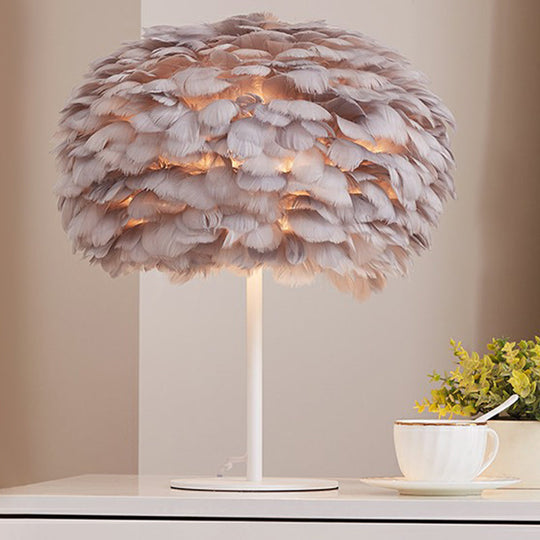 Minimalistic Feather Round Table Lamp For Living Room Nightstands - Single Bulb Lighting Solution