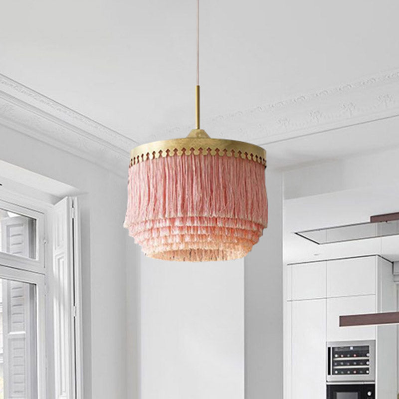 Minimalistic Round Fringe Pendant Light Fixture In Gold

Or

Gold Suspension - Simple & Elegant