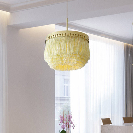 Minimalistic Round Fringe Pendant Light Fixture In Gold

Or

Gold Suspension - Simple & Elegant