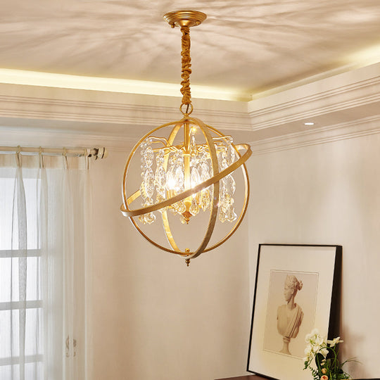 Lustre contemporain en forme d'orbe doré : suspension de plafond en métal à 5 ​​lumières avec accent en cristal