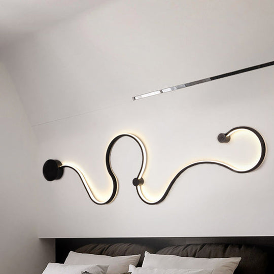 Nordic Style Led Wall Lamp - Metallic Snake Design Black Finish Perfect Lighting For Living Room