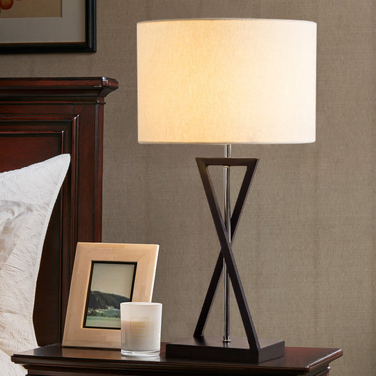 Simplicity Fabric Drum Nightstand Lamp: 1-Light Bedside Table Light In White