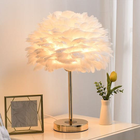 Blossom Feather Bedside Lamp - Minimalistic Natural Nightstand Light