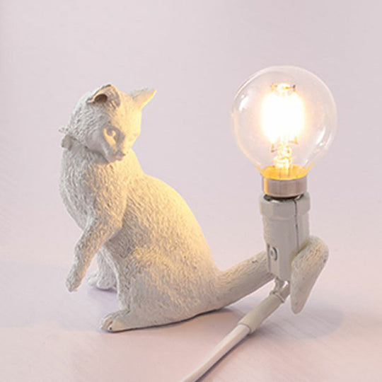 Adorable Kitten Nightstand Lamp Decorative Resin Child-Friendly 1-Bulb Ideal For Childrens Bedroom