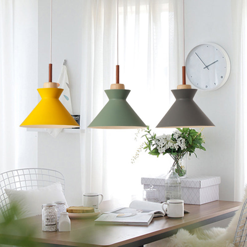 Nordic Single-Bulb Pendant Light: Stylish Metal Ceiling Lamp For Dining Room