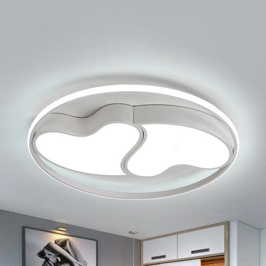 Romantic Heart-shaped Flush Ceiling Light with Acrylic Finish - Ideal for Living Room & Kindergarten