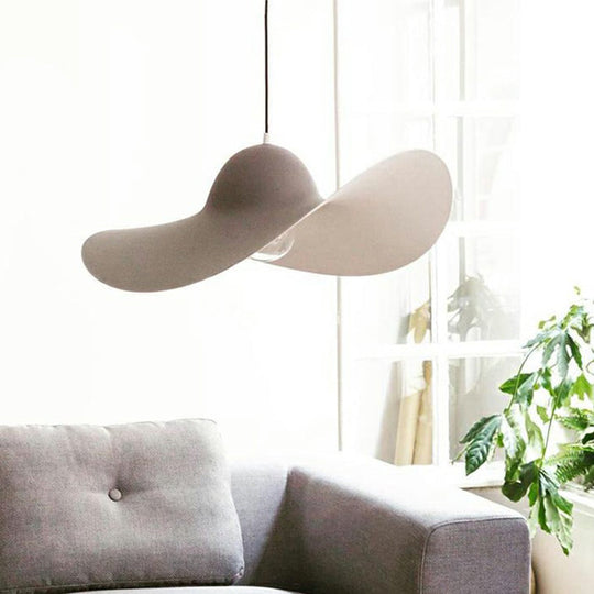 Stylish Wide-Brimmed Hat Pendant Lamp for Minimalist Living Room Decor