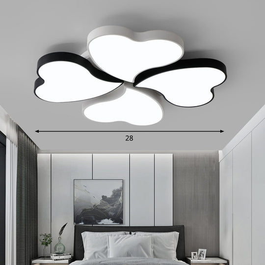 Nordic LED Metal Clover Shaped Flush Mount Lighting for Bedroom in Black-White