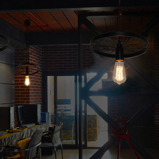 Industrial Black Metal Wagon Wheel Pendant Lamp For Restaurants