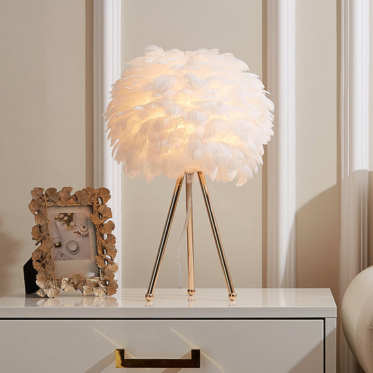 Nordic Style Feather Table Lamp - Spherical Accent Nightstand Light For Living Room