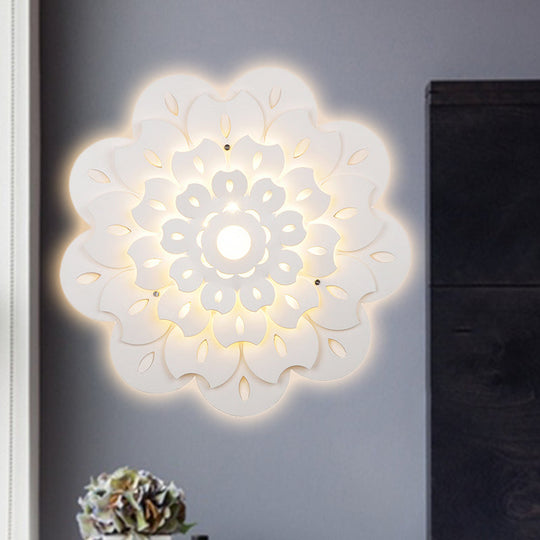 Pretty White Floral Led Wall Lamp For Kids Bedrooms