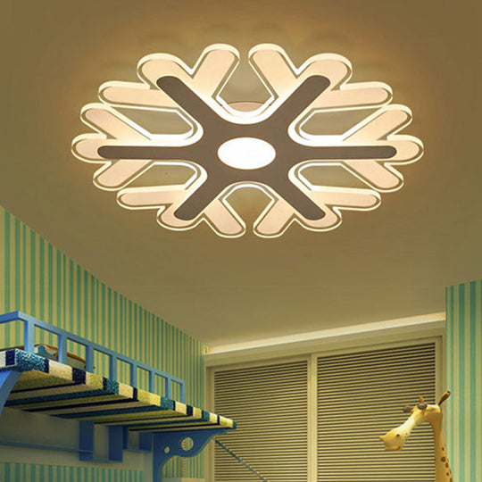 Modern LED Snowflake Ceiling Light for Kids' Bedrooms