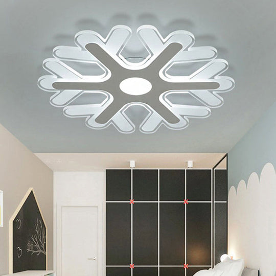 Modern LED Snowflake Ceiling Light for Kids' Bedrooms