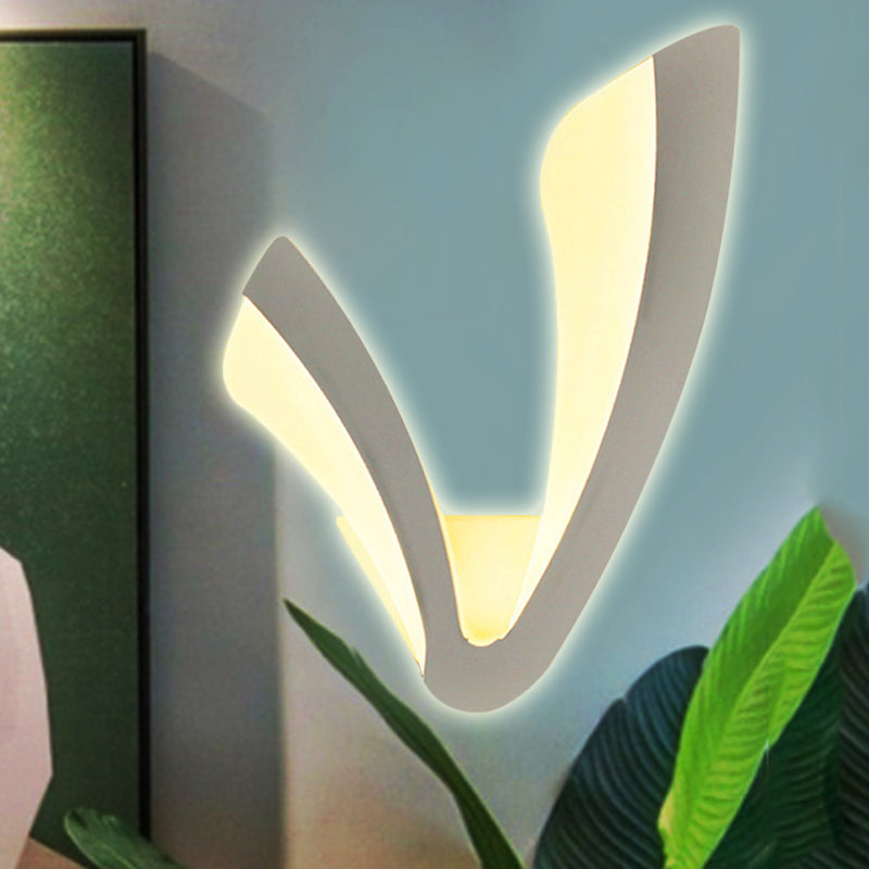 Horn-Shaped White Led Wall Sconce For Modern Living Rooms. / Left