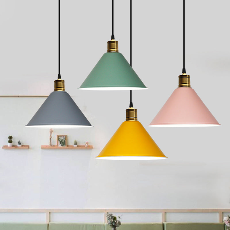 Nordic Modern Metal Tapered Hanging Light - Stylish 1-Light Restaurant Ceiling Pendant Lamp