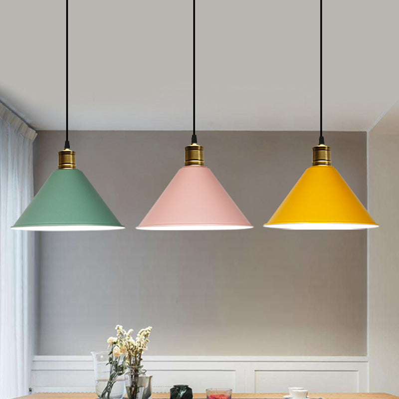 Nordic Modern Metal Tapered Hanging Light - Stylish 1-Light Restaurant Ceiling Pendant Lamp