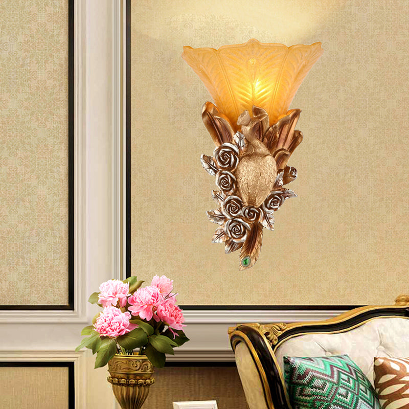 Colonial Style Weatherproof Wall Sconce With Embossed Glass And 1 Gold Bulb For Outdoor Lighting