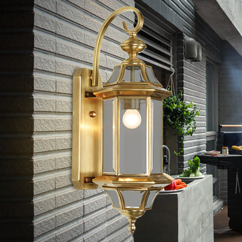 Gold Traditional Lantern Wall Light With Single Bulb - Metal Fixture