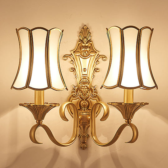 Brass Curved Wall Sconce With Traditional Style - Perfect For Living Room Lighting 2 /