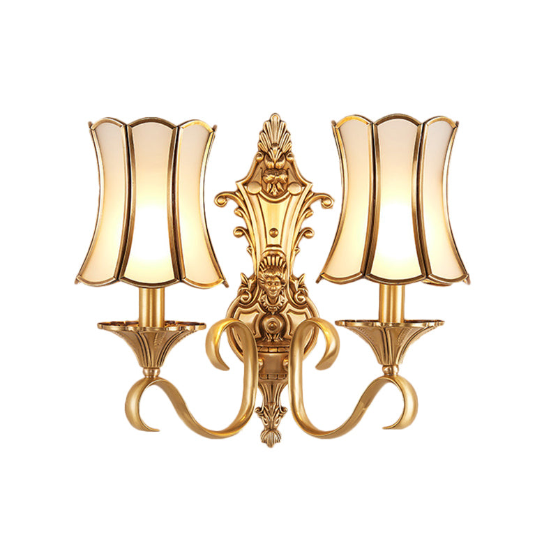 Brass Curved Wall Sconce With Traditional Style - Perfect For Living Room Lighting