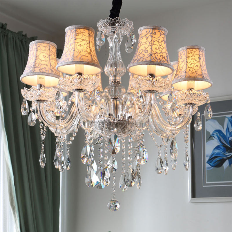 Lustre de plafond moderniste en cristal transparent avec 6/8 ampoules - Lampe suspendue de salon en beige - 23"/28" W"
 (Remarque : le titre original était déjà relativement concis, ce titre alternatif est donc une légère modification.)