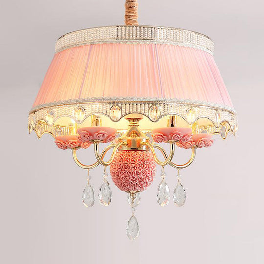 Lustre festonné moderne : plafonnier suspendu en tissu rose/bleu/violet à 5 têtes avec gouttes de cristal