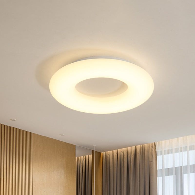 18"/23.5" Modern LED White Doughnut Acrylic Flush Mount Ceiling Lamp