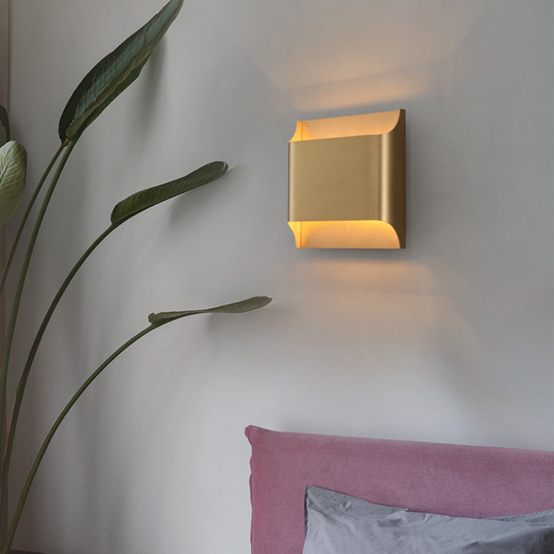 Modern Gold Metal Sconce With 1 Led Light - Perfect Wall Lighting For Living Room