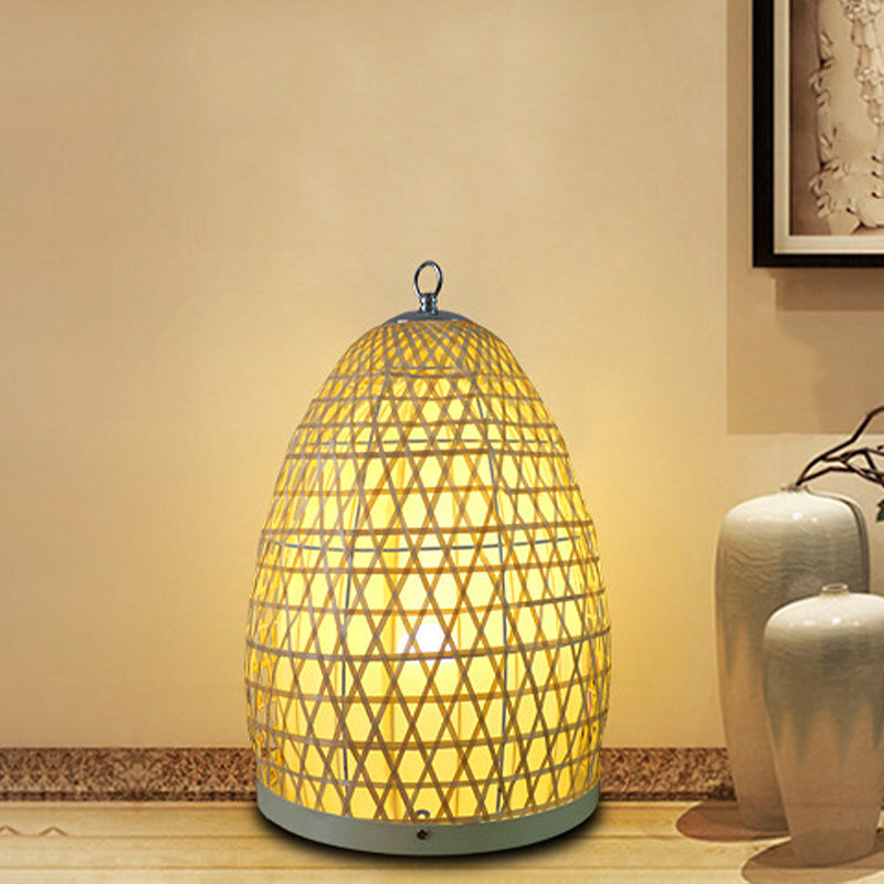 Japanese 1 Bulb Small Beige Hand-Woven Desk Lamp: Bamboo Shade