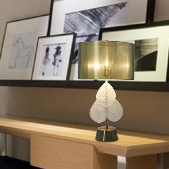 Hand-Cut Crystal Leaf Shape Desk Light - Modern Gold Night Table Lamp