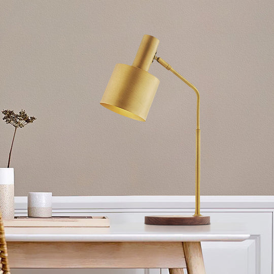 Minimalist Brass Nightstand Lamp With Metal Shade - Perfect For Study Room