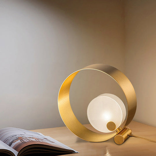 Minimalist Circle Nightstand Lamp - Gold Metal 1-Light Living Room Lighting