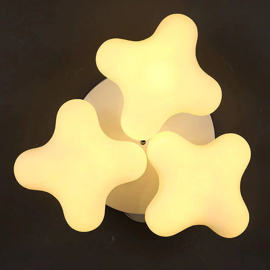 Simple Modern Clover Lamp Nordic Warm Ceiling Lamp