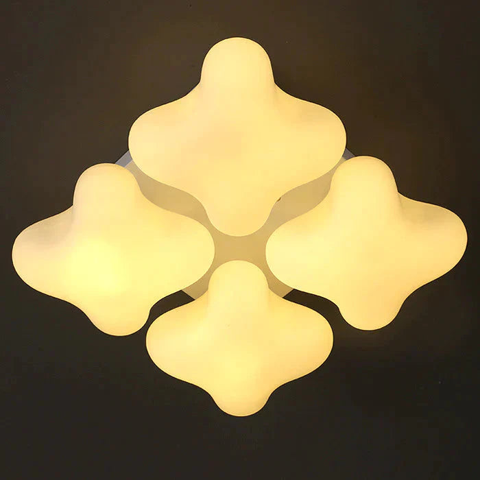 Lampe de plafond nordique simple et moderne en forme de trèfle