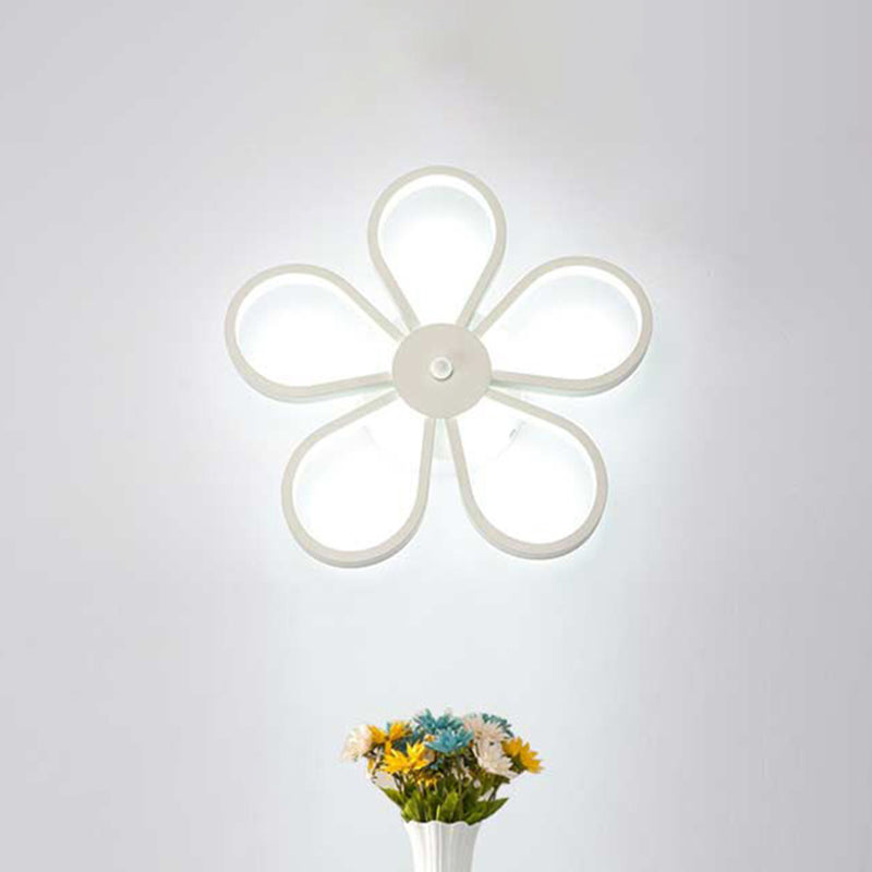 Modern Acrylic Flower Wall Mounted Led Sconce Light In Warm/White For Dining Room