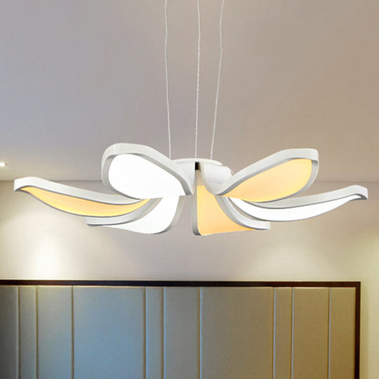 Lustre contemporain en acrylique en forme de fleur - 6/8 lumières LED blanches - Plafonnier suspendu en plusieurs variations de lumière