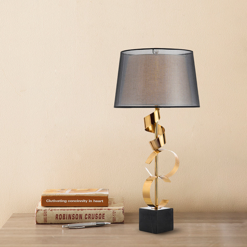 Modernist Barrel Table Light: 1-Head Bedroom Nightstand Lamp In Black And Gold With Silk Ribbon Deco