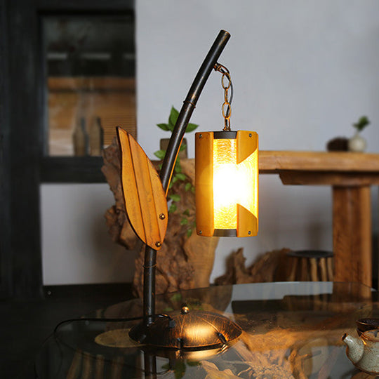 Yellow Crackle Glass Farm Style Desk Lamp