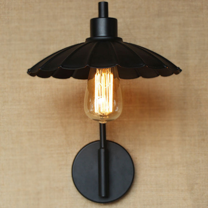 Vintage Style Scalloped Bedside Sconce Wall Lamp With Metallic Texture - 1 Light In Black/Rust And