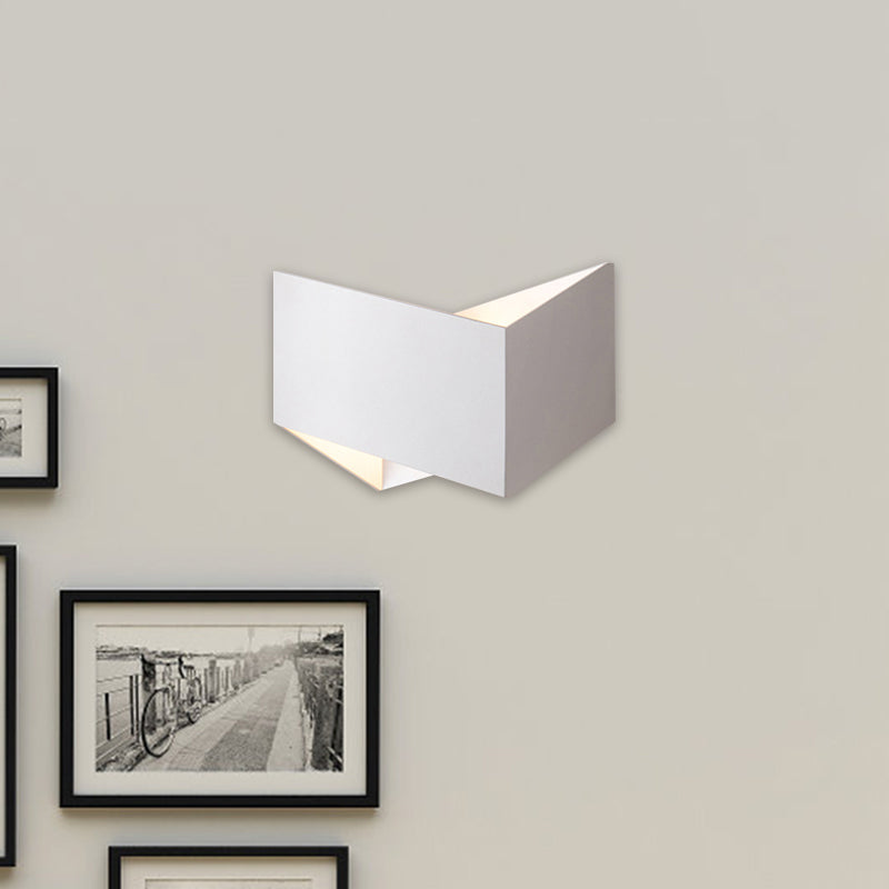 Geometric Led Wall Sconce In White/Black For Modern Stairways