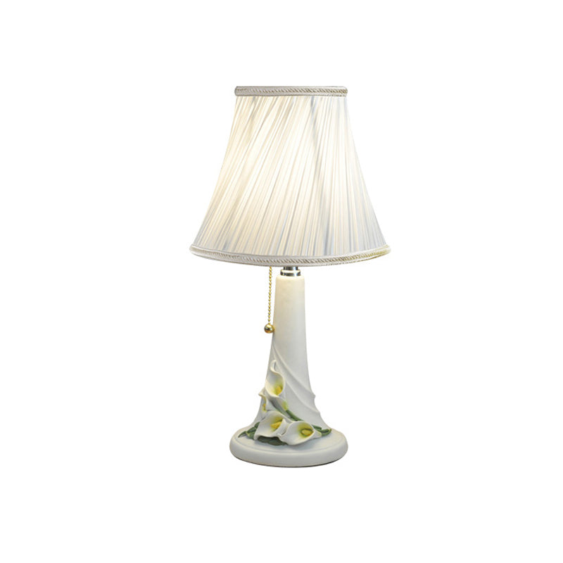 White Fabric Nightstand Lamp: 1 Head Bell Night Light With Calla Lily Resin Base & Pull Chain