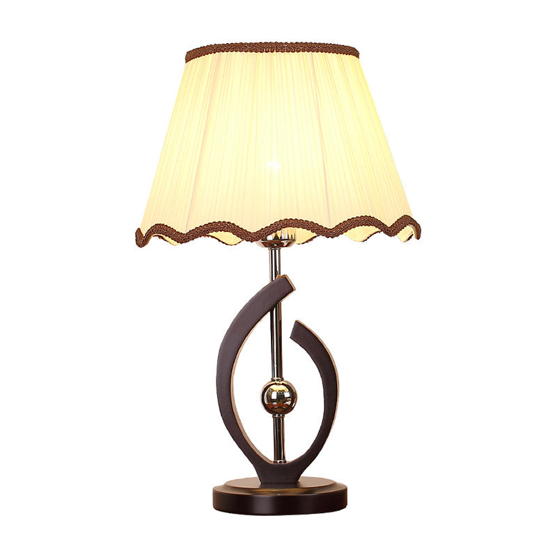 Traditional Scalloped Edge Single Bulb Nightstand Lamp Beige Fabric Shade With Curved Line Base