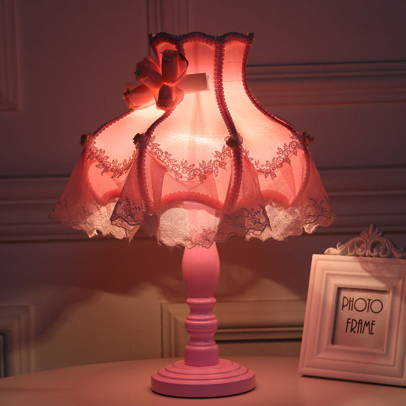 Lace Edge 1-Light Girls Bedroom Nightstand Lamp In Pink With Rose Decor - Kids Table Lighting