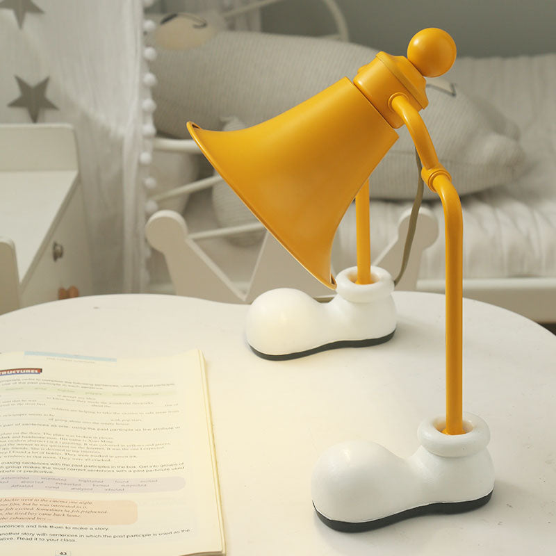 Trumpet Reading Light For Kids With Metal Frame And Yellow Finish - Single Bulb Study Lamp