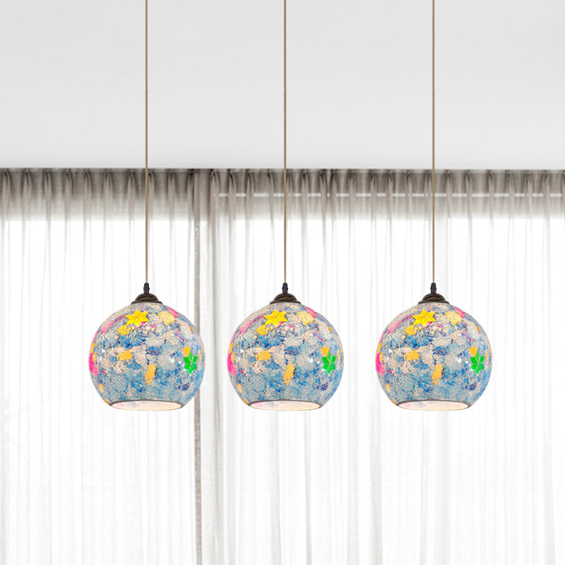 Tiffany Glass 3-Bulb Pendant Lamp with Light Blue Multi Leaf-Pattern Globe - Baroque Ceiling Suspension