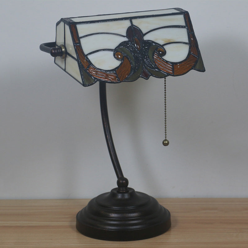 Victorian Stained Art Glass Table Lamp With Pull Chain